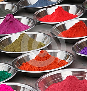 Coloured powders at market