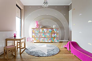 Colourful but stylish decor of a girl's room