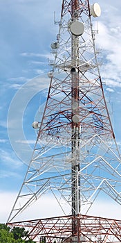 Colse up telephone transmission tower photo