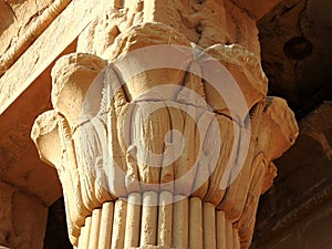 Columna casa del nacimiento divino en Dendera .Egipto. photo