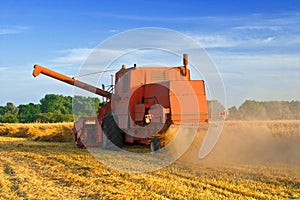 Combine harvester