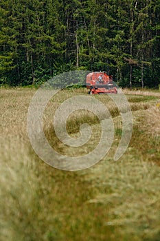 Combine harvester front