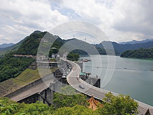 Come to the crest of Shimen Reservoir Taiwan Dam to see the beautiful scenery