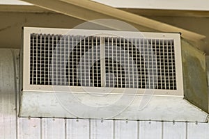 Commercial air conditioning vent