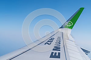 Commercial aircraft wing with zero emissions and CO2 Reduction Icon photo