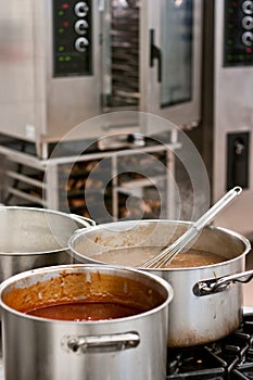 Commercial kitchen cauldrons