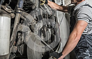 Commercial Vehicle Diesel Engine Repair and Maintenance