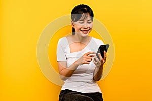 communicate online Talk to work online Call online Young women use mobile phones for online communication and online work in daily