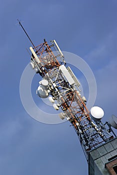 Communication antenna