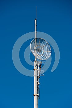 Communications antenna