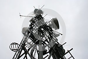 Communications mast