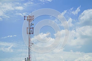 Communications mast