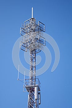 Communications tower