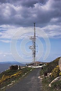 Communications tower