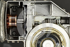 Commutator and worm gear with a mechanism photo