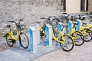 Bike and CO bike-sharing system, Como