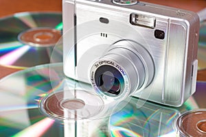 Compact digital camera and cd