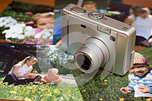 Compact digital camera and photos