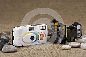 Compact film camera and film cartridge