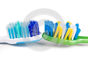 Comparison of toothbrush with round tip bristle and tapered bri