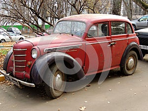 Moskvich 400 Moscow, Kantemirovskaya metro station The Moskvich car of the four-hundredth family became the first people`s car in