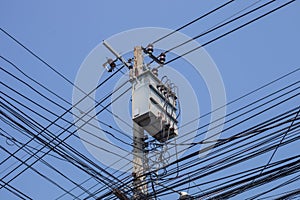 Complicate electric cable at intersection on post