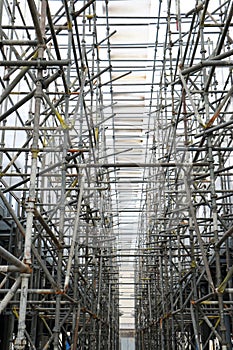 Complicated mechanical scaffolding construction