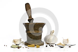 Composition with garlic and spices