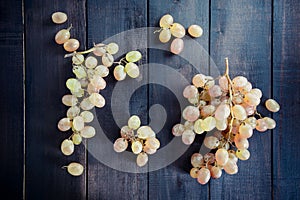 Composition grapes on a black table