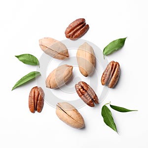 Composition with pecan nuts and leaves