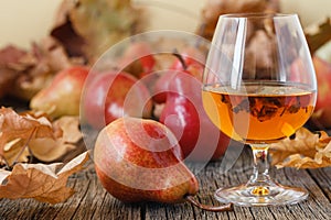 Composition with traditional fruit brandy and pears