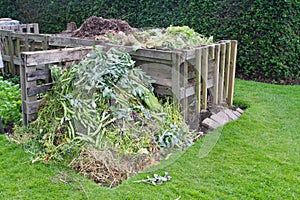 Compost bin