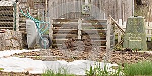 Composting with quick compost and conventionally with compost pile