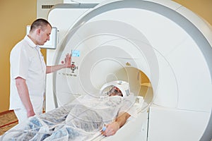 Computed tomography or MRI scanner test analysis