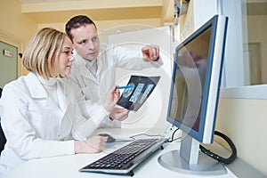 Computed tomography or MRI scanner test analysis