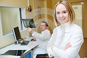 Computed tomography or MRI scanner test analysis workers