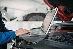 Computer diagnostics of the car in auto-service