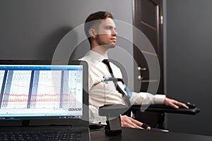 Computer with diagrams for pulse indicating on lie test