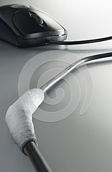 Computer mouse cable in cast 02