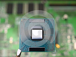 Computer processor without heat spreader