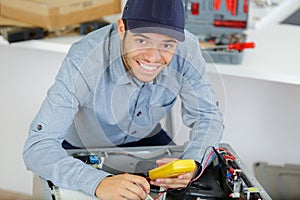 computer repair voltage measurement