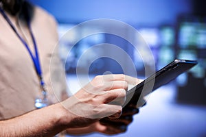 Computers creating server network