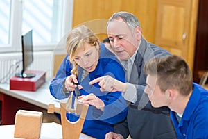 Concentrated carpenter with apprentices