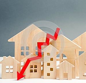 The concept of falling real estate market. Reduced interest in the mortgage. A decline in property prices and apartments. Low