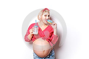 Concept of nutrition during pregnancy, junk food is not admissible