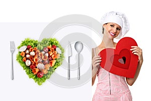 Vegetariano cocinero una mujer muestra cartulinas ensalada corazón Rostro 