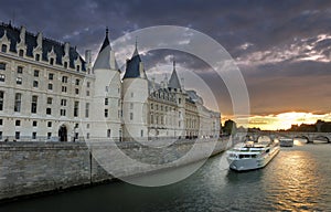 Conciergerie.