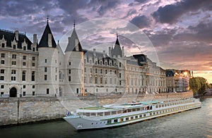 Conciergerie.