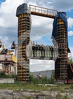 Concrete bridge pier in the metal formwork