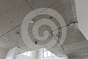 Concrete ceiling in a new building, fire sensor